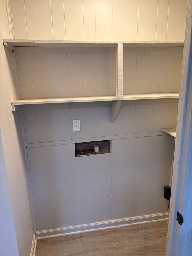 Building Photo - 37 Cedarvilla Dr