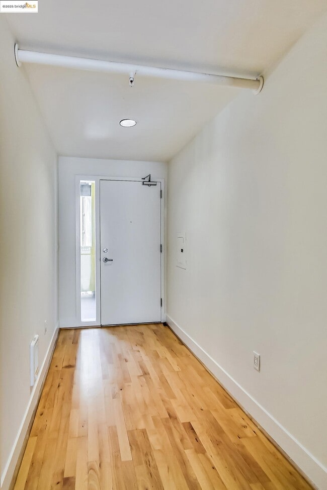 Building Photo - 311 Oak St