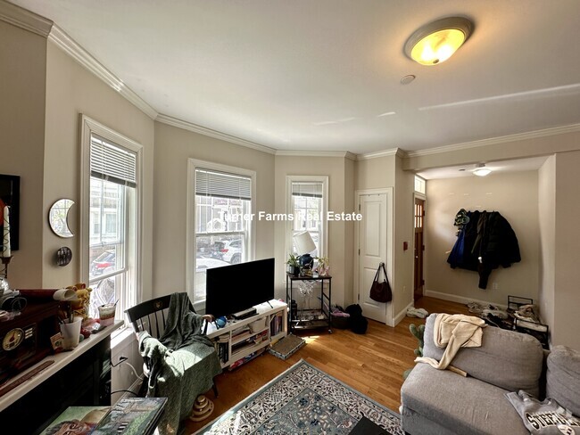 Building Photo - 8 Marney St