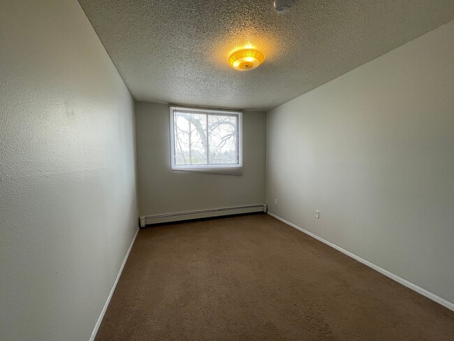 Building Photo - 318 Ridgeland Ave