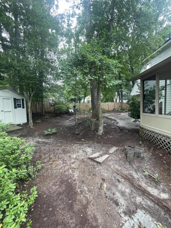 Building Photo - 639 Greenwood Cir