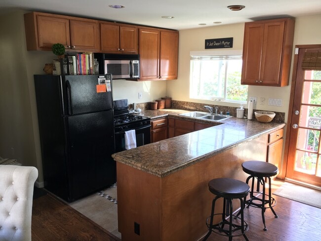 Kitchen - 974 W 20th St