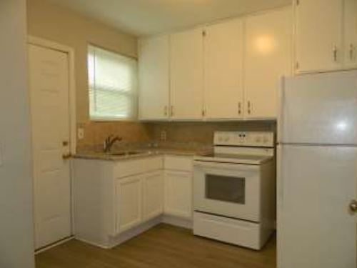 Foto del edificio - 3166-3168 Belden Rd
