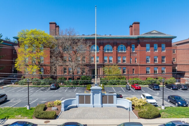 Alternate - Old Medford Condominiums