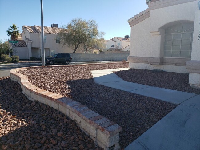 Building Photo - 8137 Cimarron Ridge Dr