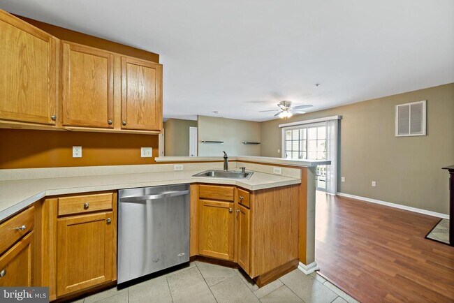 Building Photo - 12 Highbridge Ln