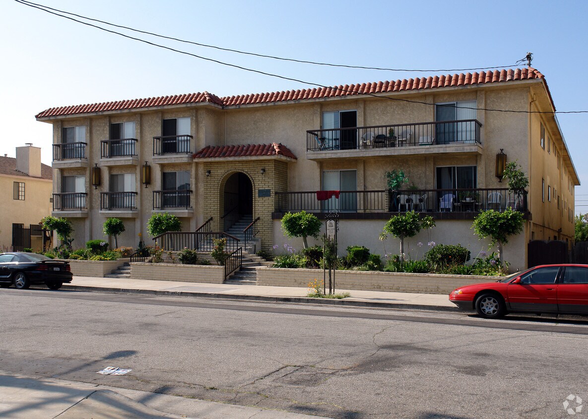 4370 CON 138th ¡St - 4370 W 138th St