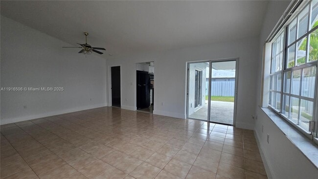Foto del edificio - 9818 SW 146th Ct