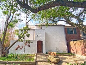 1942 Indiana St
