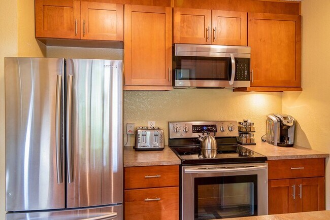 Building Photo - Kihei Garden Estates C-201