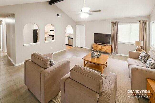 Building Photo - 3895 Houghton Cove