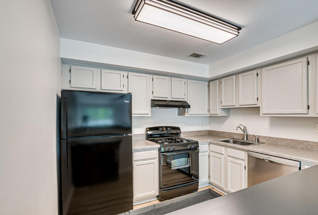Building Photo - 119 Acadia Ct