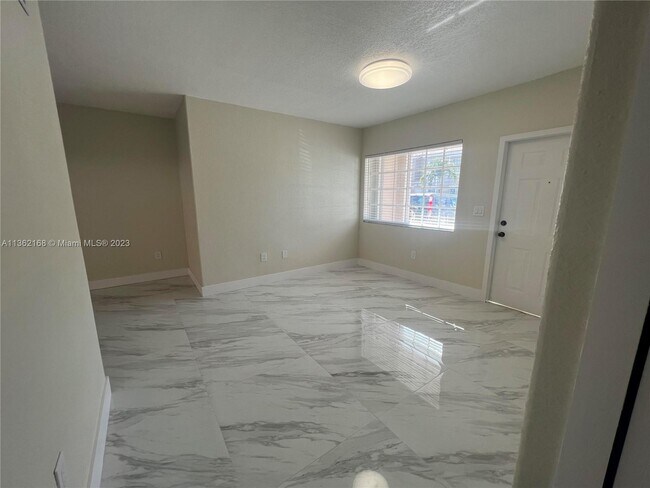 Foto del edificio - 7201 NW 174th Terrace