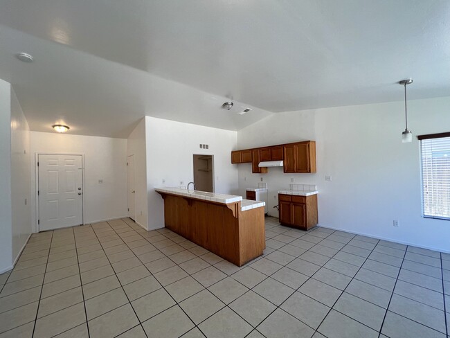 Building Photo - 1408 Interlaken Dr