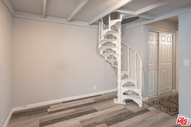 Building Photo - 4633 Ben Ave