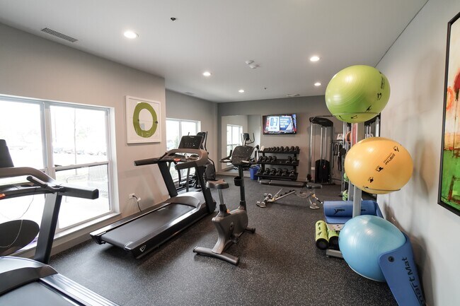 Gimnasio - Panton Mill Station