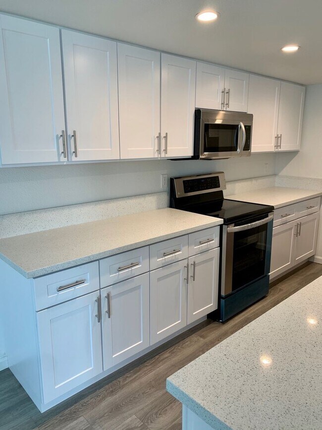 Foto del edificio - Upgraded Carpinteria Townhome- Great Commu...