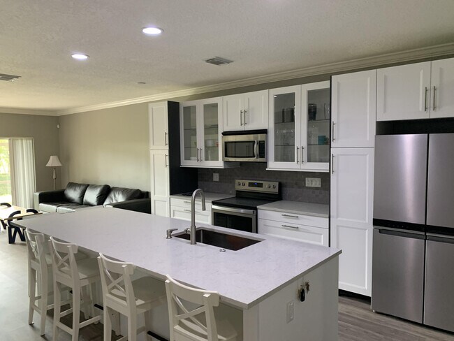 Foto del edificio - 13762 Creston Pl