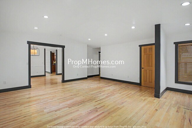 Foto del edificio - Unique Luxury Three Bedroom Home in Hallinan!