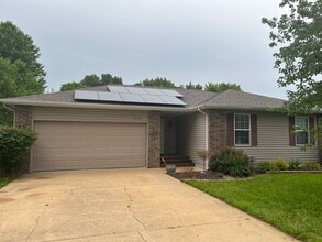 Building Photo - 4203 Somerset Dr