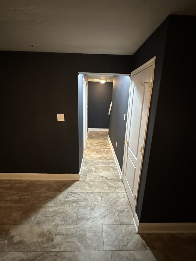 Basement Entryway - 2818 Crestwick Pl