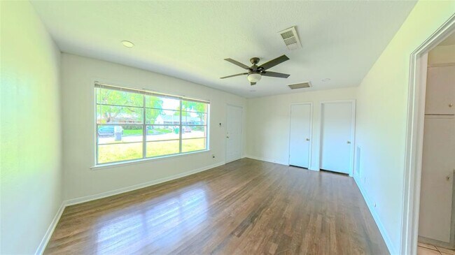 Foto del edificio - 4322 Tavenor Ln