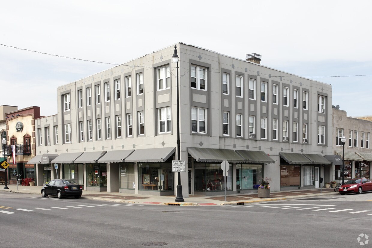 Primary Photo - 100-108 S Genesee St