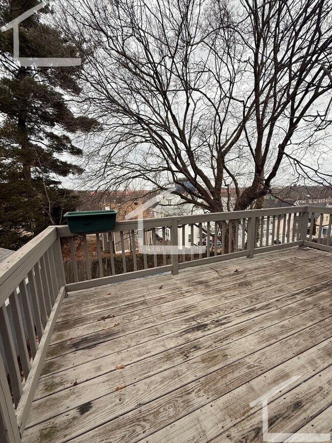 Foto del edificio - Updated 2 Bed Oak Square