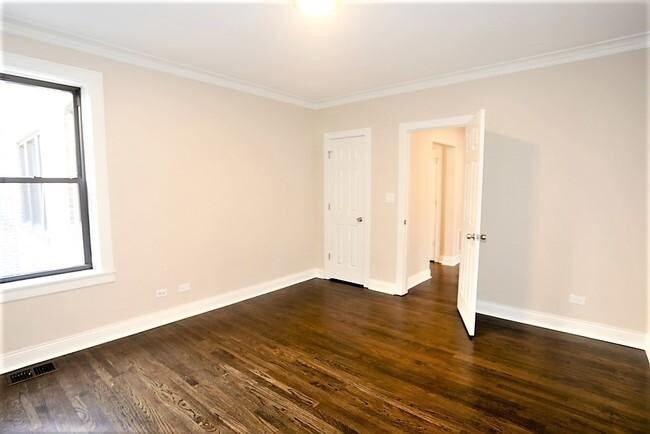 Building Photo - 2 bedroom in Chicago IL 60625