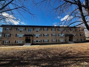 Building Photo - 27 N Maple Ct