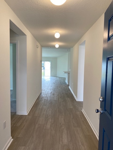 Foto del edificio - 10469 Collins Rd