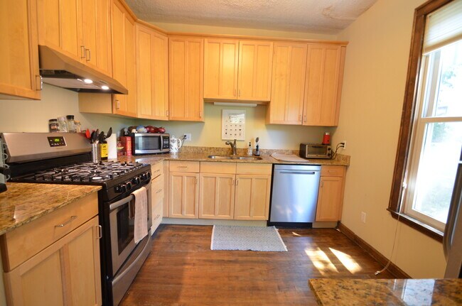 Kitchen - 2631 Bryant Ave So.