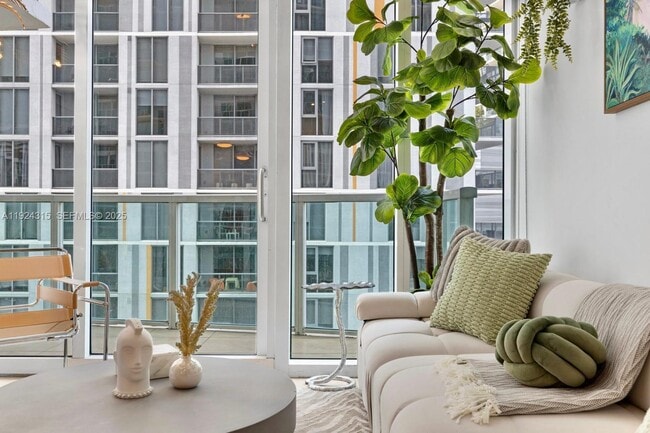 Building Photo - 41 SE 5th St