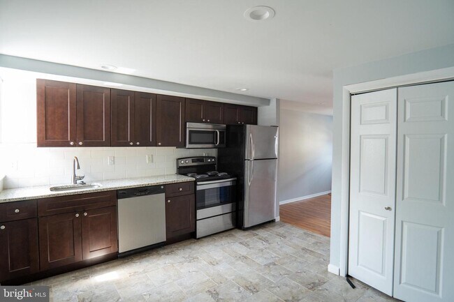 Foto del edificio - 1629 S 10th St