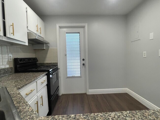Foto del edificio - 4200 NW 3rd Ct
