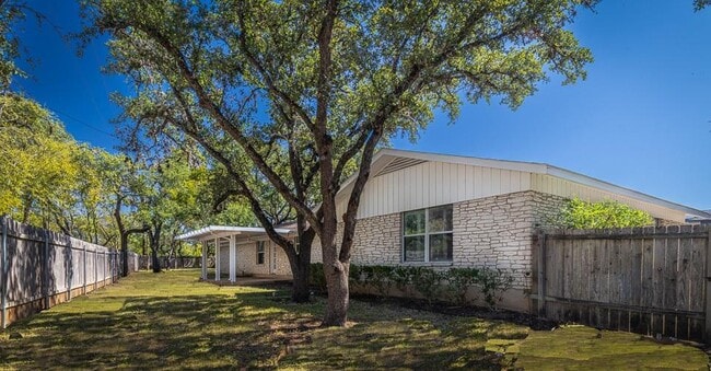Building Photo - 4829 Rollingwood Dr