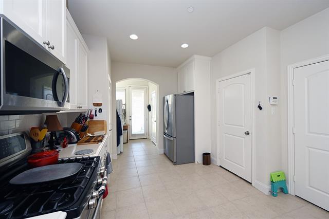 Foto del edificio - 4404 Blackjack Oak Dr