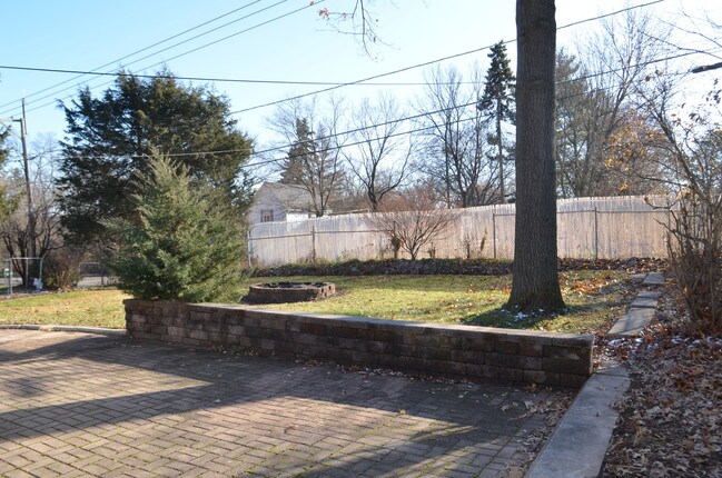 Building Photo - 29202 W Grass Lake Rd
