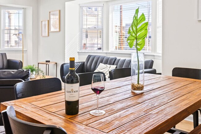 Foto del edificio - 142 E Youngs Ave