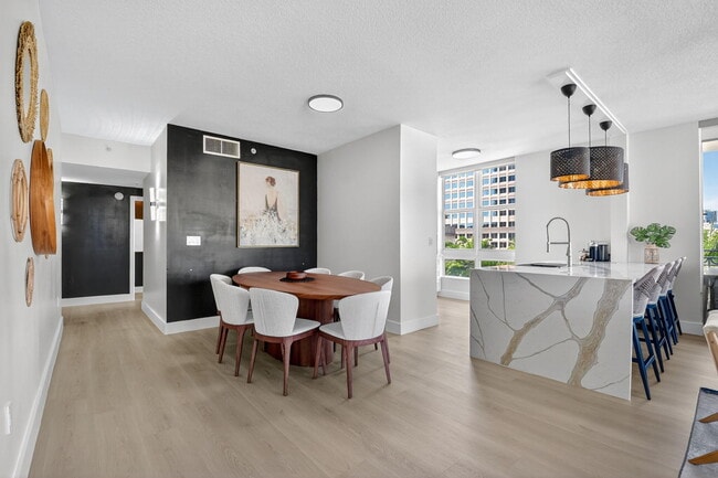 Building Photo - 550 Okeechobee Blvd