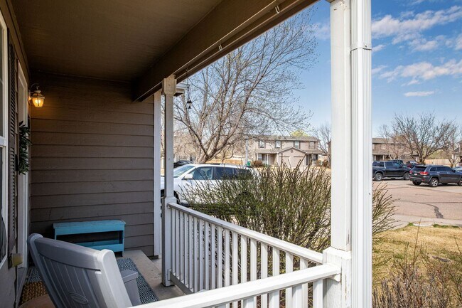 Foto del edificio - 1749 Rowan Ln