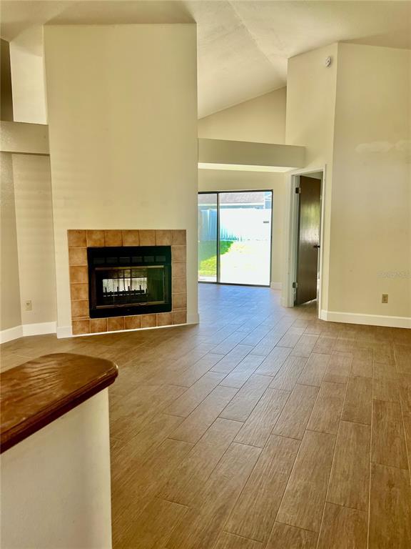 Foto del edificio - 1040 Manigan Ave