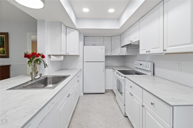 Building Photo - 3290 SE Aster Ln