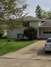 Building Photo - 1441 Creek Ave