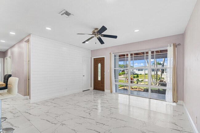 Foto del edificio - 1820 SW 22nd Ave