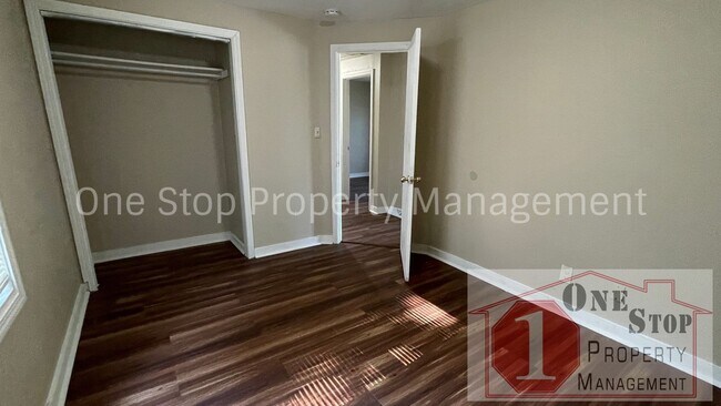 Foto del edificio - Beautiful 3 Bedroom 1 Bathroom Home in Kan...