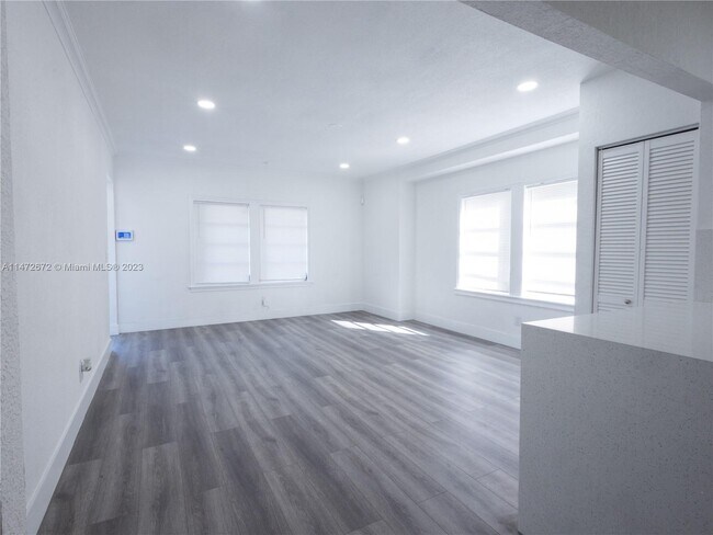Building Photo - 3300 NW 13th Ave