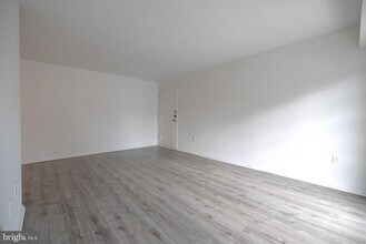 Building Photo - 5937 Quantrell Ave