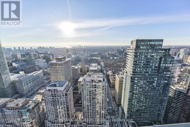 Building Photo - 11 Wellesley St W