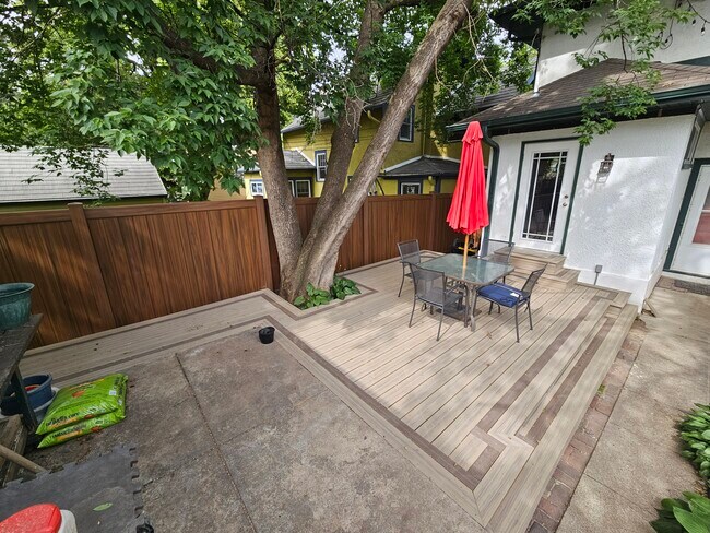 Foto del edificio - 4732 Harriet Ave